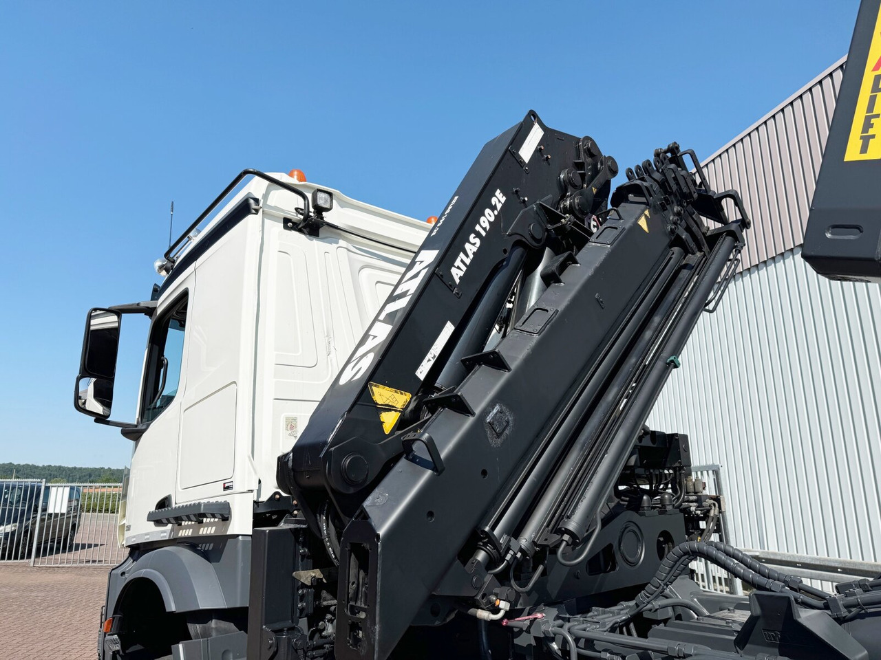 Mercedes-Benz Arocs 3351 AK 6x6 Arocs 3351 AK 6x6, Retarder, Navi, Grounder, Kran Atlas AK 190.2E, Funk - Hook-lift sunkvežimis, Sunkvežimis su kranu: foto 4 Mercedes-Benz Arocs 3351 AK 6x6 Arocs 3351 AK 6x6, Retarder, Navi, Grounder, Kran Atlas AK 190.2E, Funk - Hook-lift sunkvežimis, Sunkvežimis su kranu: foto 4
