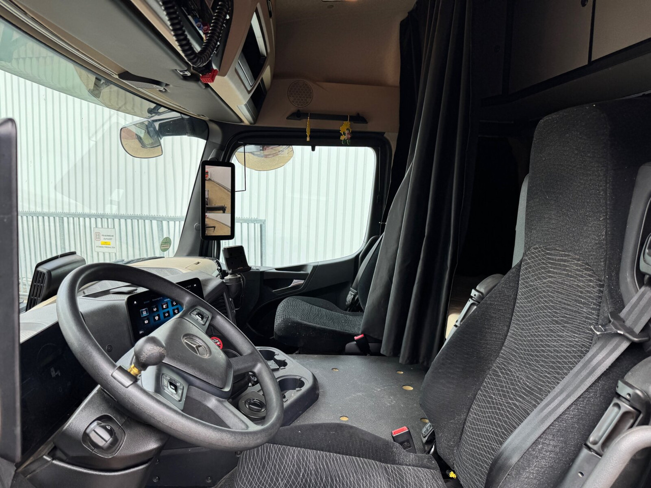 Mercedes-Benz Arocs 3351 LS 6x6 Arocs 3351 LS 6x6, Grounder, MirrorCam, Navi - Važiuoklės sunkvežimis: foto 5 Mercedes-Benz Arocs 3351 LS 6x6 Arocs 3351 LS 6x6, Grounder, MirrorCam, Navi - Važiuoklės sunkvežimis: foto 5