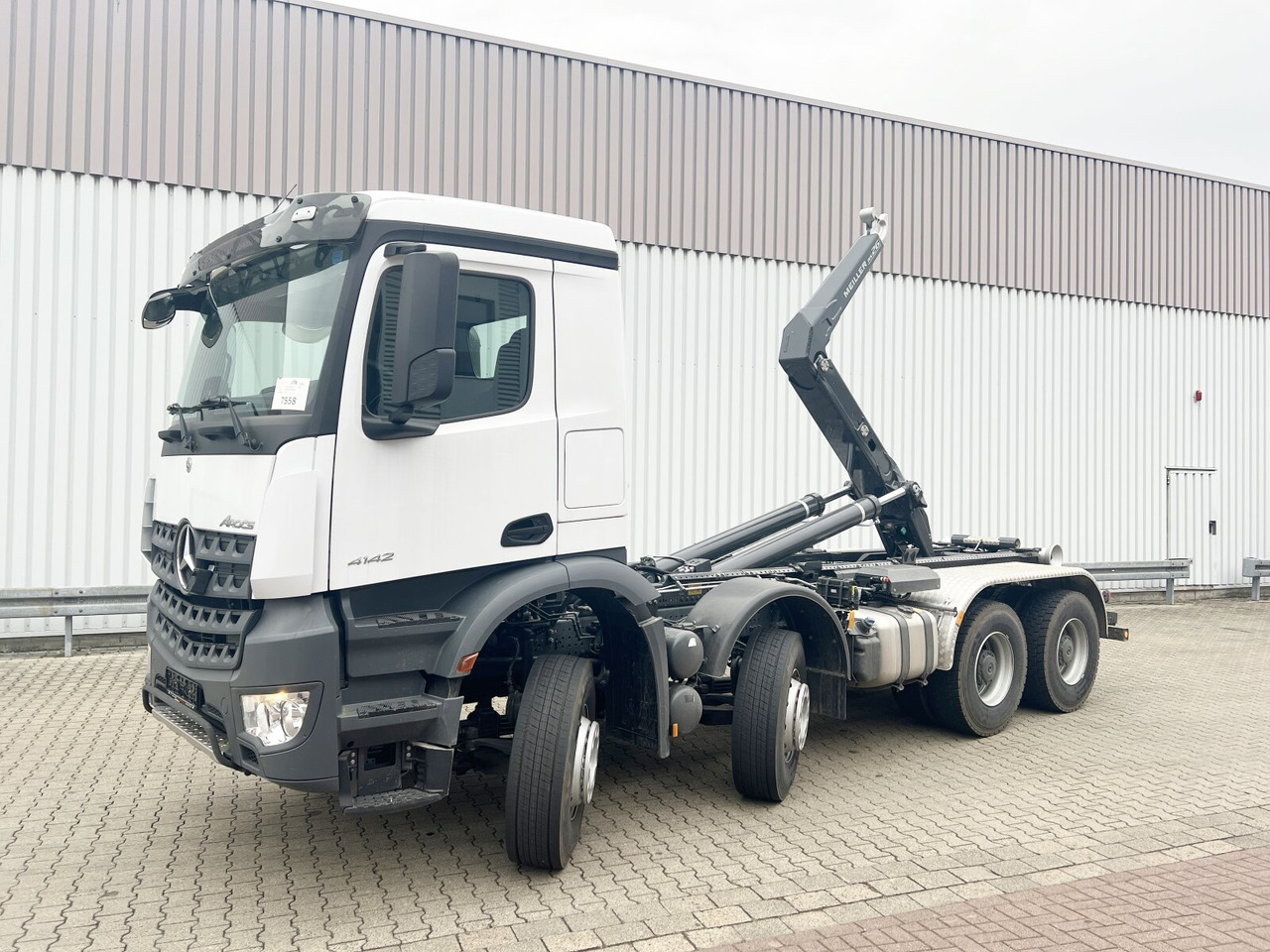 Mercedes-Benz Arocs 4142/48 8x4/4 Arocs 4142/48  8x4/4, Grounder, Meiller RS26 62-K, Funk - Hook-lift sunkvežimis: foto 1 Mercedes-Benz Arocs 4142/48 8x4/4 Arocs 4142/48  8x4/4, Grounder, Meiller RS26 62-K, Funk - Hook-lift sunkvežimis: foto 1