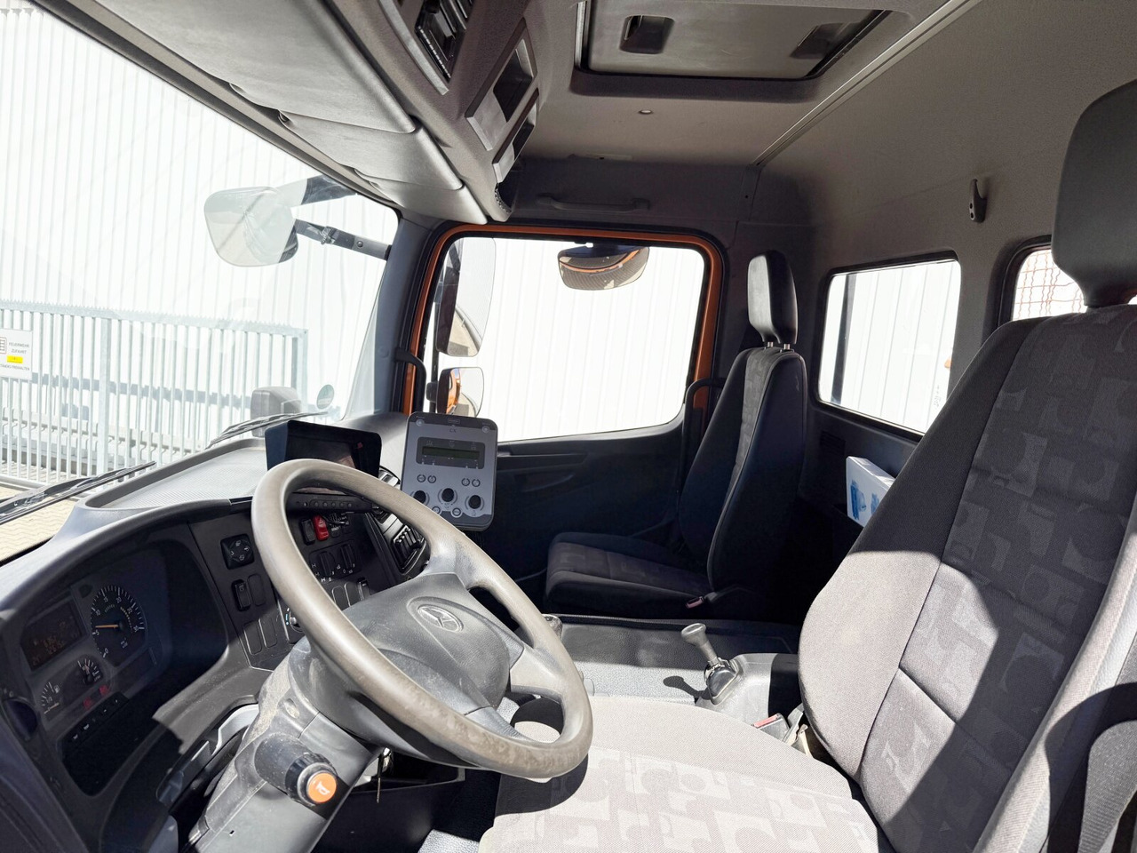 Mercedes-Benz Atego 1624 AK 4x4 Atego 1624 AK 4x4, Winterdienstausstattung - Savivartis sunkvežimis: foto 3 Mercedes-Benz Atego 1624 AK 4x4 Atego 1624 AK 4x4, Winterdienstausstattung - Savivartis sunkvežimis: foto 3