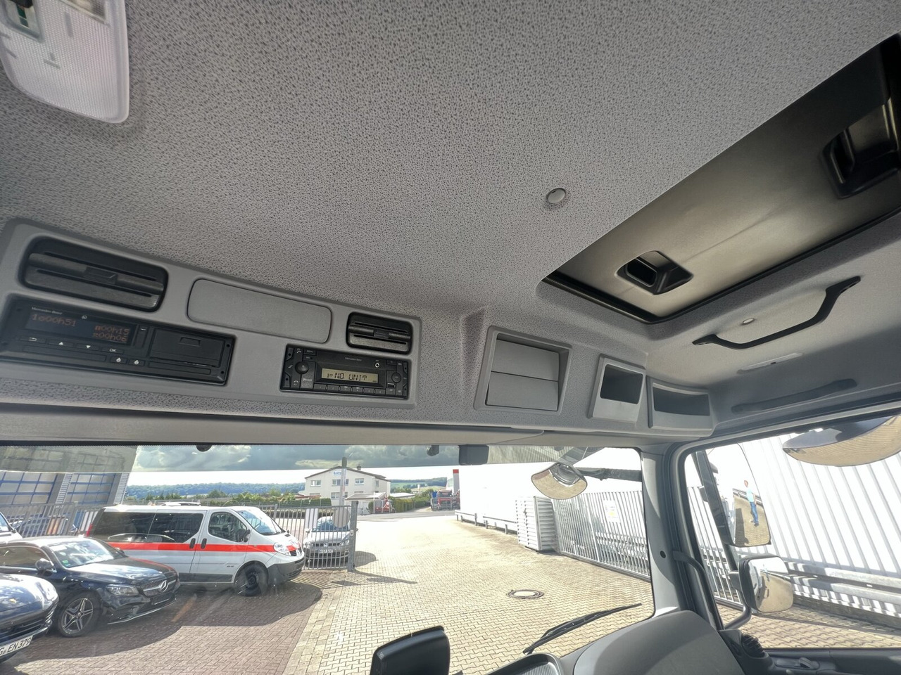 Mercedes-Benz Atego 818 K 4x2 Atego 818 K 4x2, 2x AHK, 5x VORHANDEN! - Važiuoklės sunkvežimis: foto 2 Mercedes-Benz Atego 818 K 4x2 Atego 818 K 4x2, 2x AHK, 5x VORHANDEN! - Važiuoklės sunkvežimis: foto 2