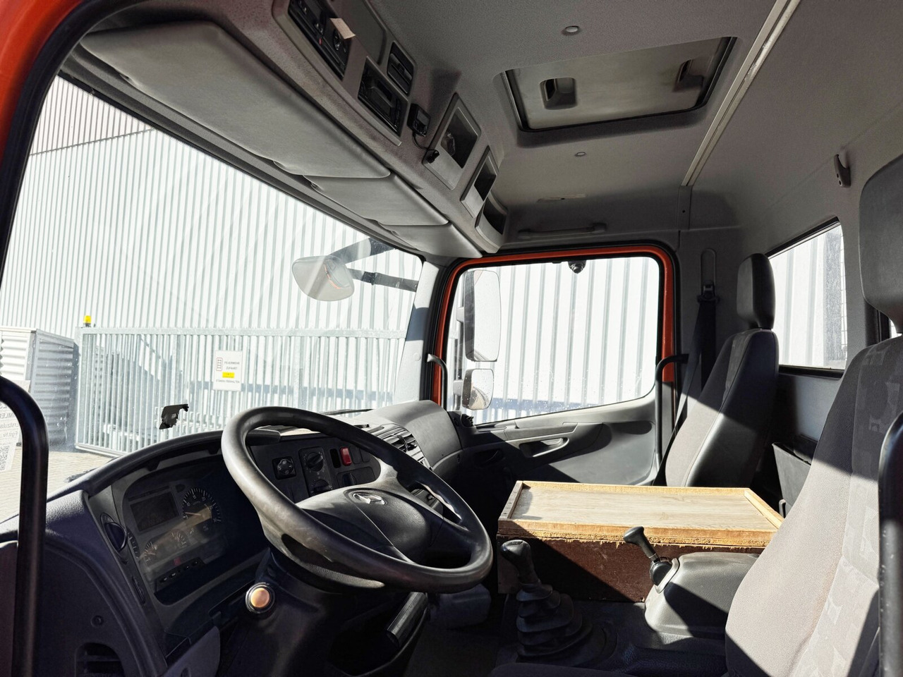 Mercedes-Benz Atego 818 K 4x2 Atego 818 K 4x2, 2x AHK - Savivartis sunkvežimis: foto 2 Mercedes-Benz Atego 818 K 4x2 Atego 818 K 4x2, 2x AHK - Savivartis sunkvežimis: foto 2