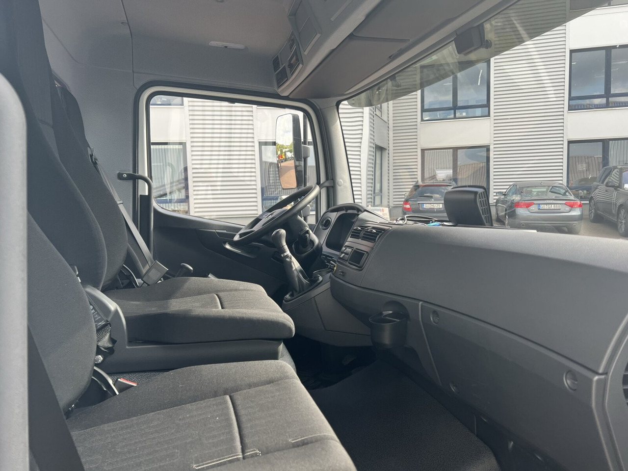Mercedes-Benz Atego 818 K 4x2 Atego 818 K 4x2, 2x AHK, Meiller-Kipper, mehrfach Vorhanden! - Savivartis sunkvežimis: foto 5 Mercedes-Benz Atego 818 K 4x2 Atego 818 K 4x2, 2x AHK, Meiller-Kipper, mehrfach Vorhanden! - Savivartis sunkvežimis: foto 5