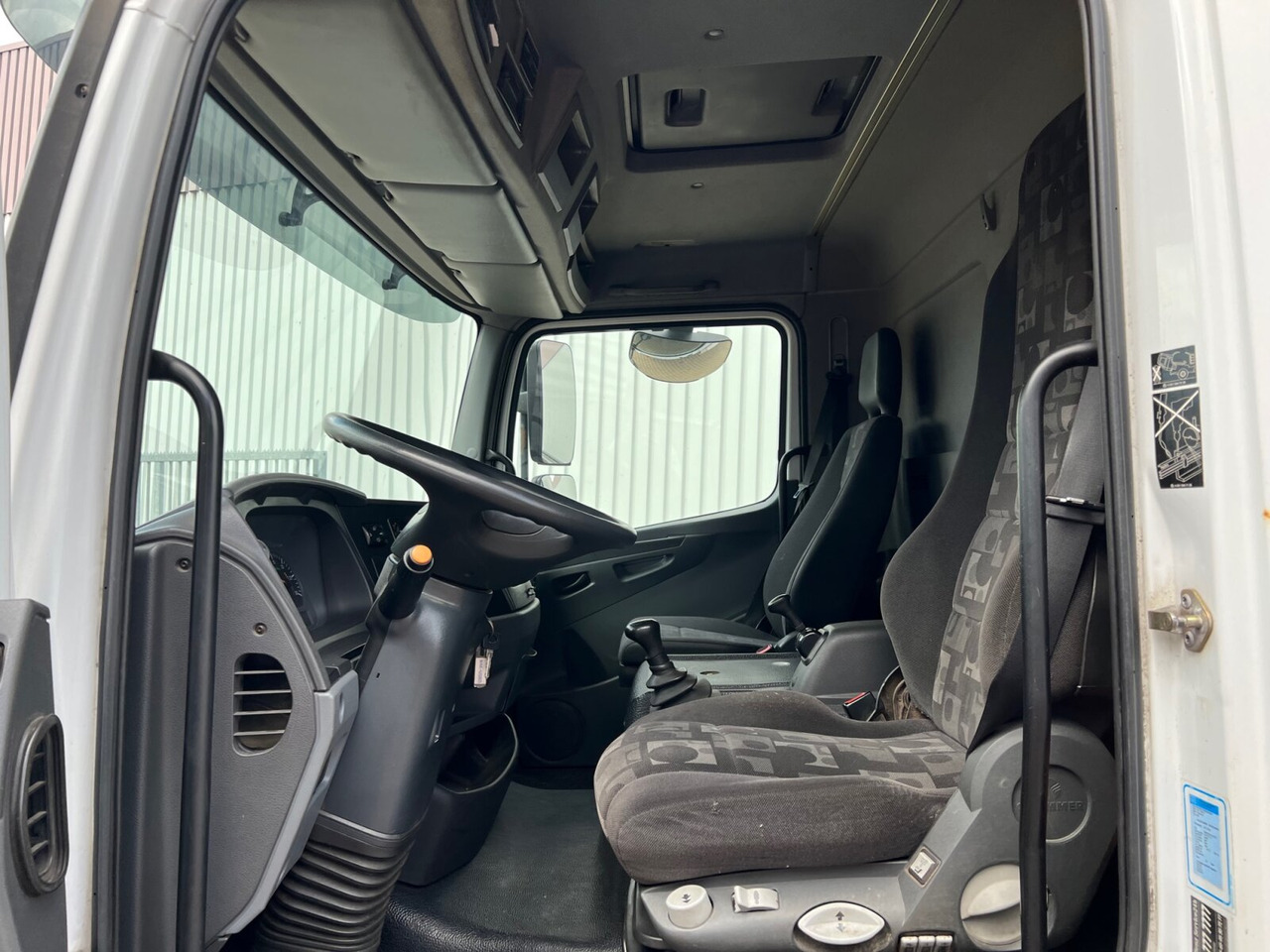 Mercedes-Benz Atego 818 L 4x2 Atego 818 L 4x2 mit LBW BÄR - Tentinis sunkvežimis: foto 3 Mercedes-Benz Atego 818 L 4x2 Atego 818 L 4x2 mit LBW BÄR - Tentinis sunkvežimis: foto 3