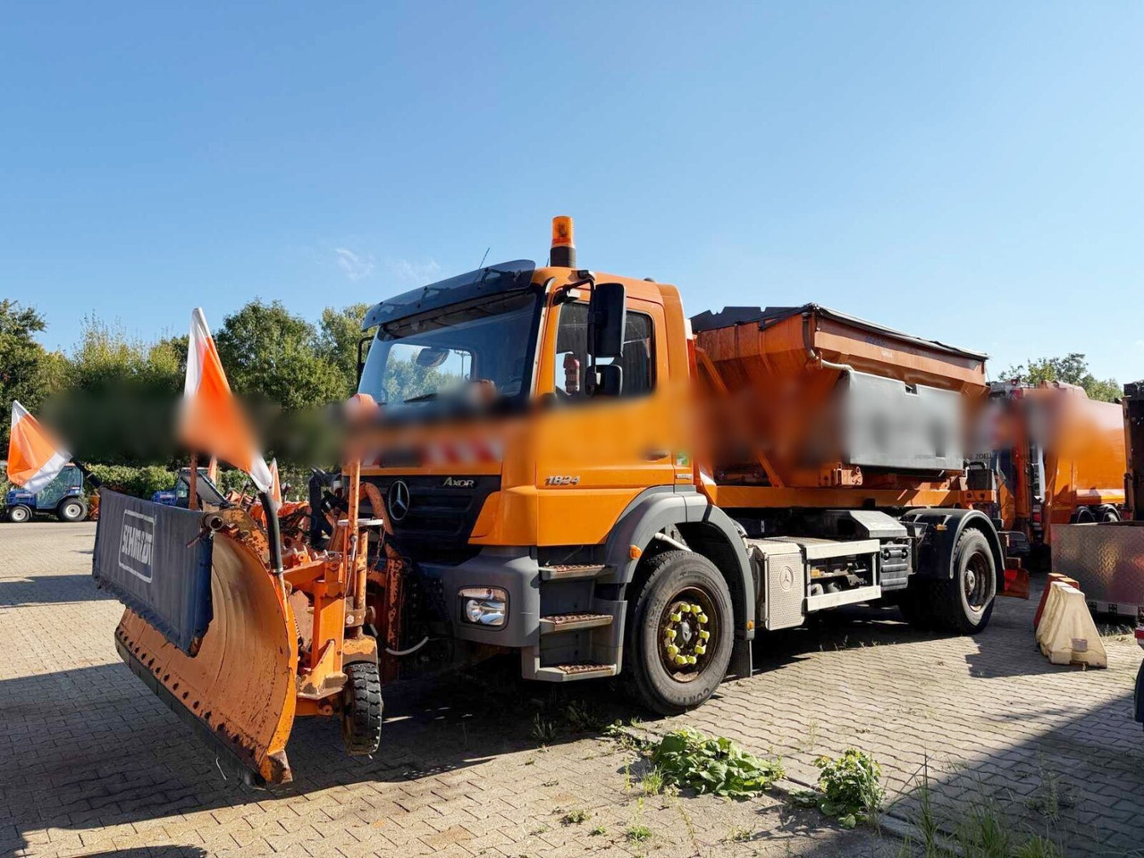 Mercedes-Benz Axor 1824 L 4x2 Axor 1824 L 4x2, Motorabtrieb, Winterdienstausstattung - Hook-lift sunkvežimis: foto 1 Mercedes-Benz Axor 1824 L 4x2 Axor 1824 L 4x2, Motorabtrieb, Winterdienstausstattung - Hook-lift sunkvežimis: foto 1