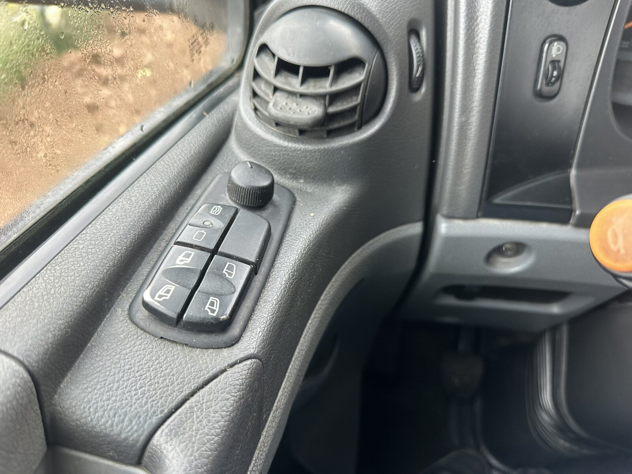 Mercedes-Benz Axor 2629 K 6x4 Axor 2629 K 6x4, PTO, Steel, Manual, 6-Zylinder - Važiuoklės sunkvežimis: foto 5 Mercedes-Benz Axor 2629 K 6x4 Axor 2629 K 6x4, PTO, Steel, Manual, 6-Zylinder - Važiuoklės sunkvežimis: foto 5