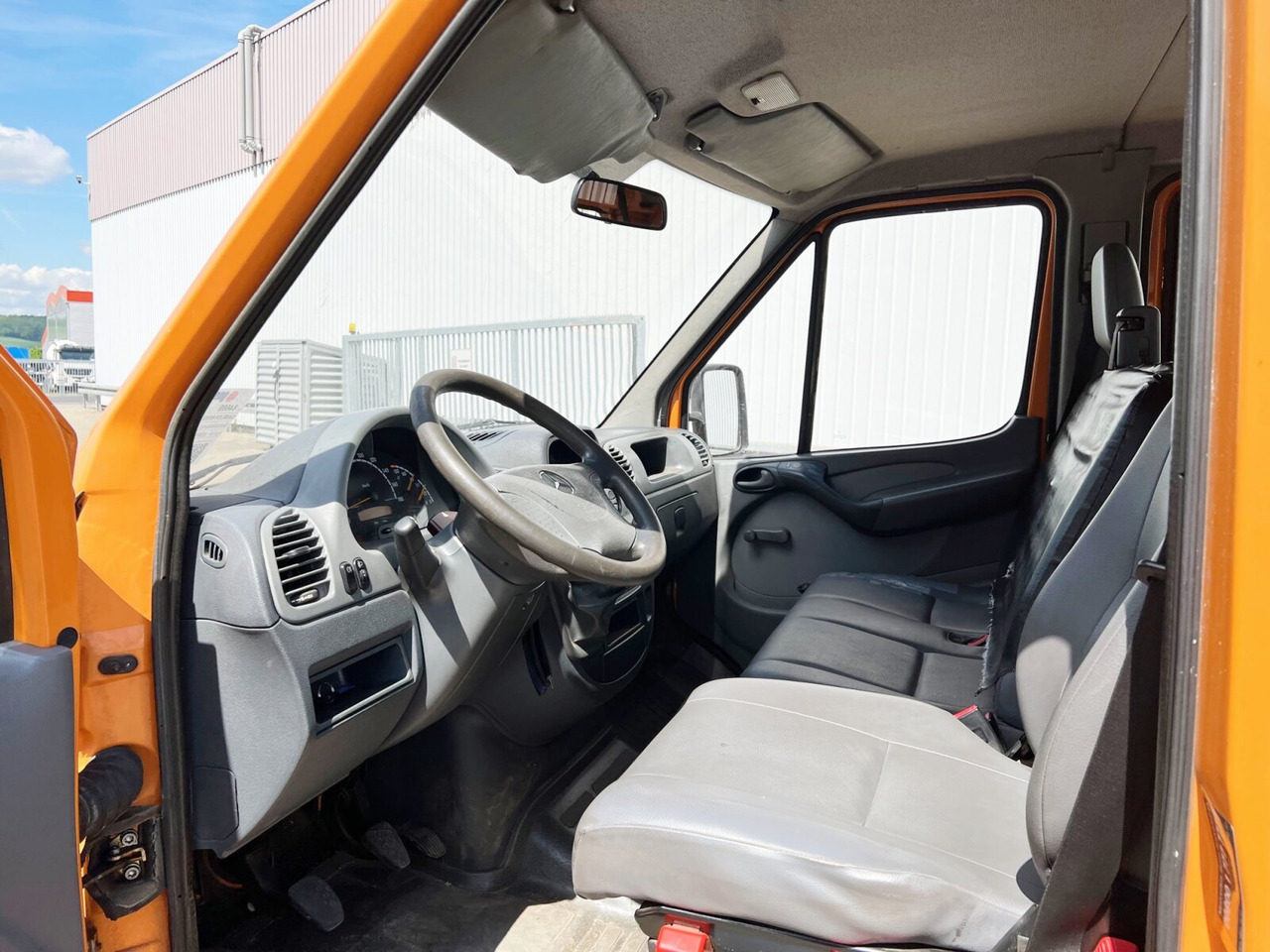Interior photo 1: Bortinis automobilis, Komercinis automobilis su dviguba kabina Mercedes-Benz Sprinter 308 4x2 Doka Sprinter 308 4x2 Doka Interior photo 1: Bortinis automobilis, Komercinis automobilis su dviguba kabina Mercedes-Benz Sprinter 308 4x2 Doka Sprinter 308 4x2 Doka