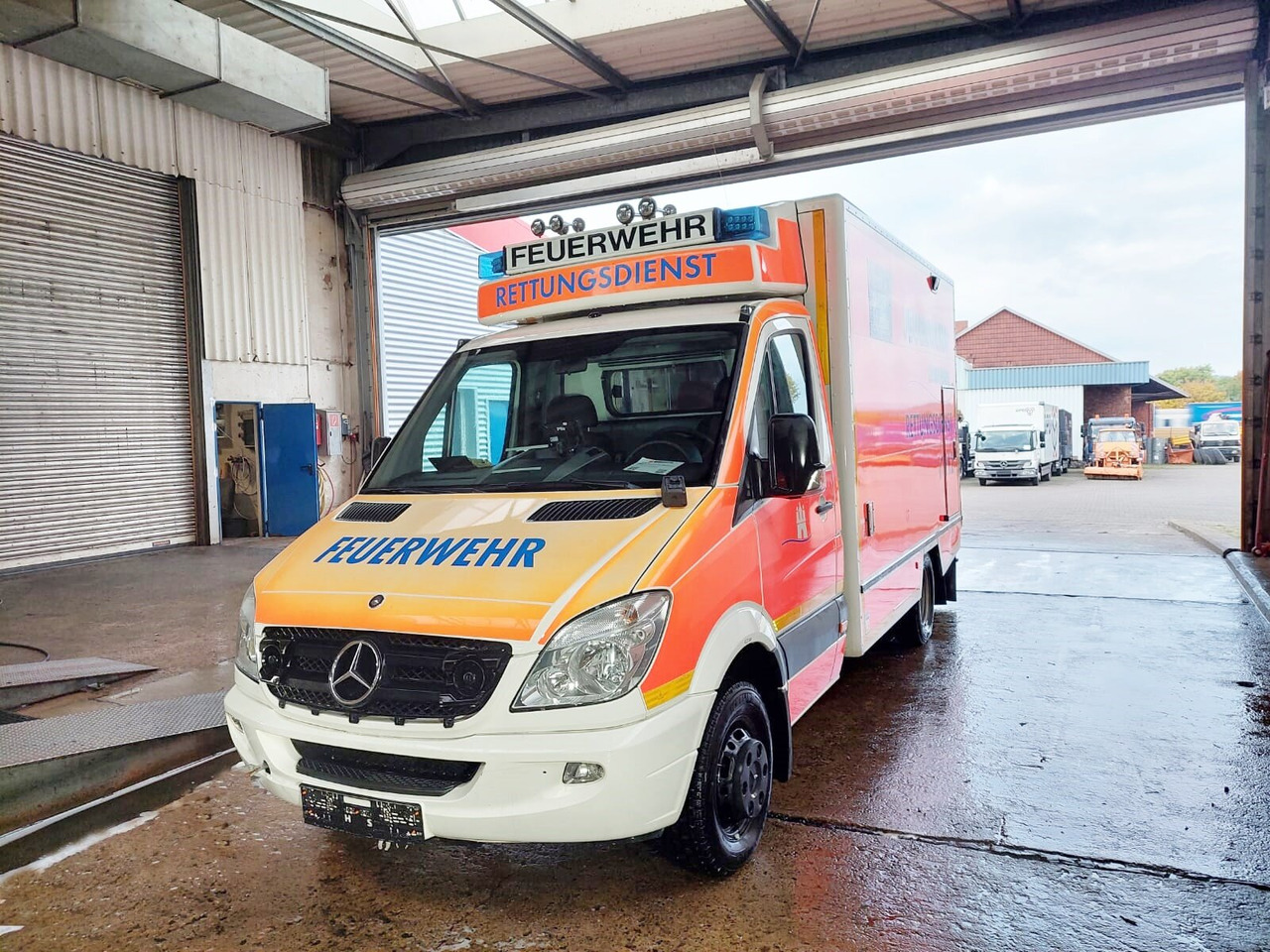 Mercedes-Benz Sprinter 515 CDI 4x2 Sprinter 515 CDI 4x2, Rettungswagen, Retarder - Gaisrinė mašina: foto 1 Mercedes-Benz Sprinter 515 CDI 4x2 Sprinter 515 CDI 4x2, Rettungswagen, Retarder - Gaisrinė mašina: foto 1