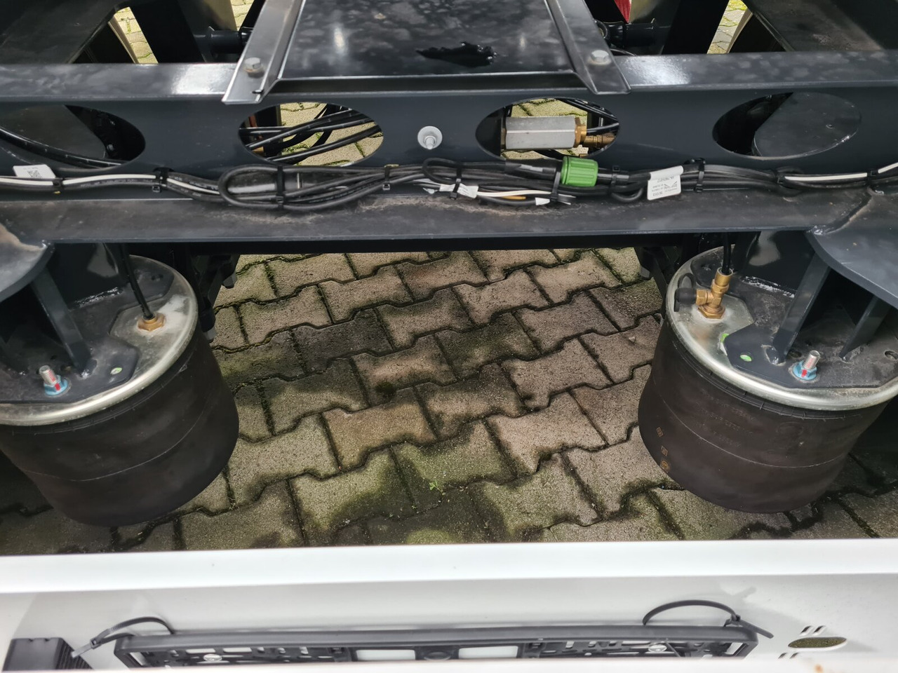 PS2H M3 PS2H M3 Schlitten-Abrollanhänger - Kablio/ Skip loader priekaba: foto 2 PS2H M3 PS2H M3 Schlitten-Abrollanhänger - Kablio/ Skip loader priekaba: foto 2