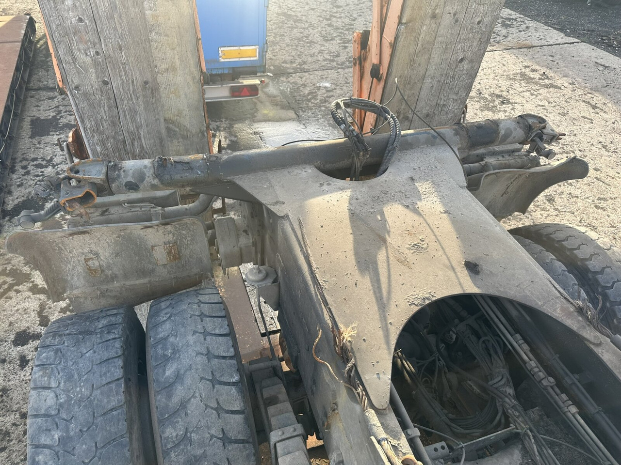 Scania 124C 400 6x6 124C 400 6x6 - Važiuoklės sunkvežimis: foto 4 Scania 124C 400 6x6 124C 400 6x6 - Važiuoklės sunkvežimis: foto 4