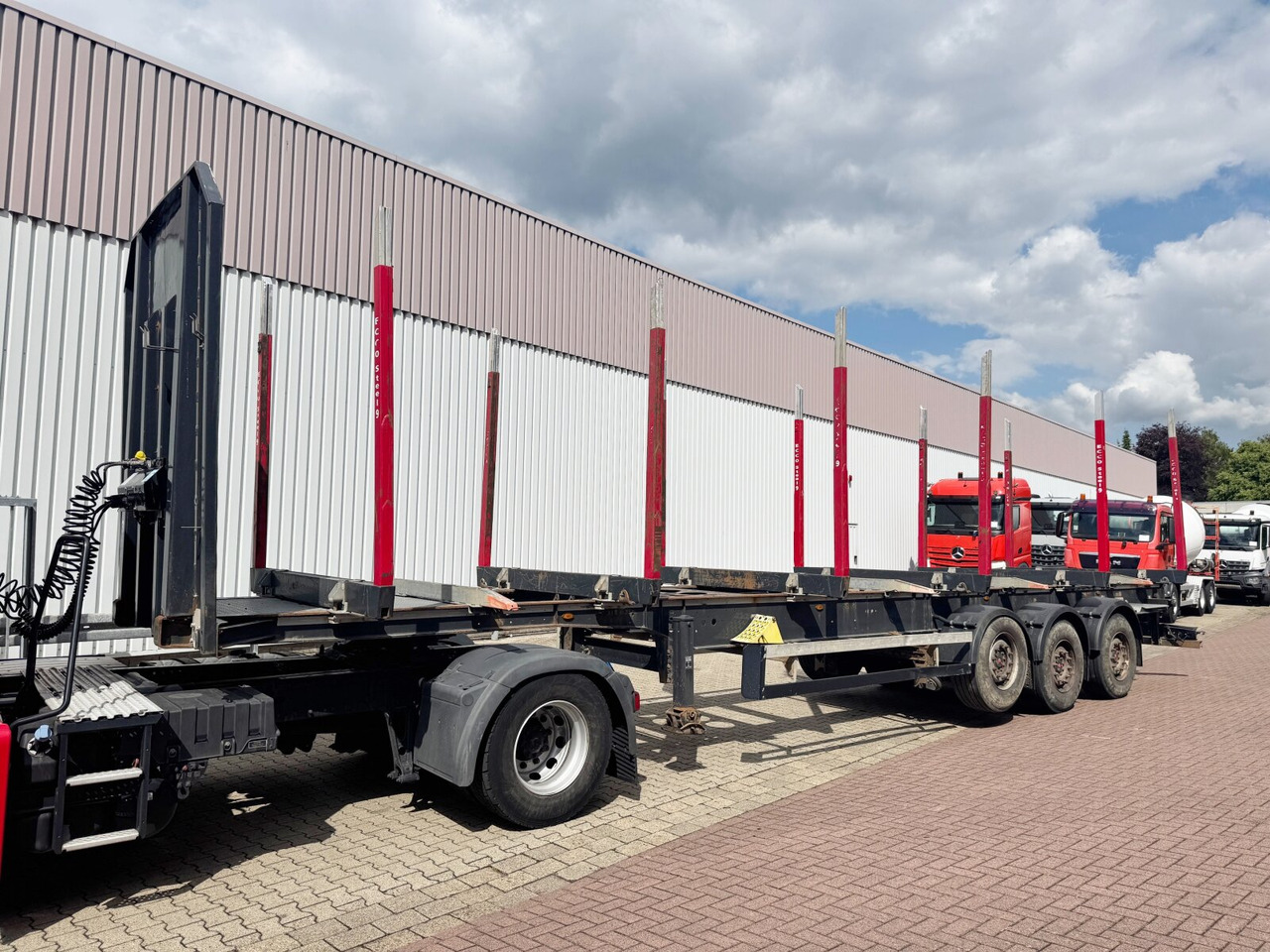 Schwarzmüller 3-Achs Holzauflieger 3-Achs Holzauflieger, Liftachse, MEHRFACH VORHANDEN! - Miškovežio puspriekabė: foto 1 Schwarzmüller 3-Achs Holzauflieger 3-Achs Holzauflieger, Liftachse, MEHRFACH VORHANDEN! - Miškovežio puspriekabė: foto 1