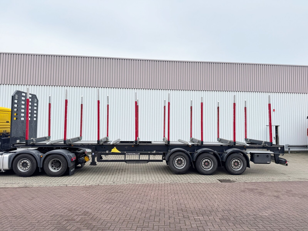 Schwarzmüller 3-Achs Holzauflieger 3-Achs Holzauflieger, Liftachse, MEHRFACH VORHANDEN! - Miškovežio puspriekabė: foto 4 Schwarzmüller 3-Achs Holzauflieger 3-Achs Holzauflieger, Liftachse, MEHRFACH VORHANDEN! - Miškovežio puspriekabė: foto 4