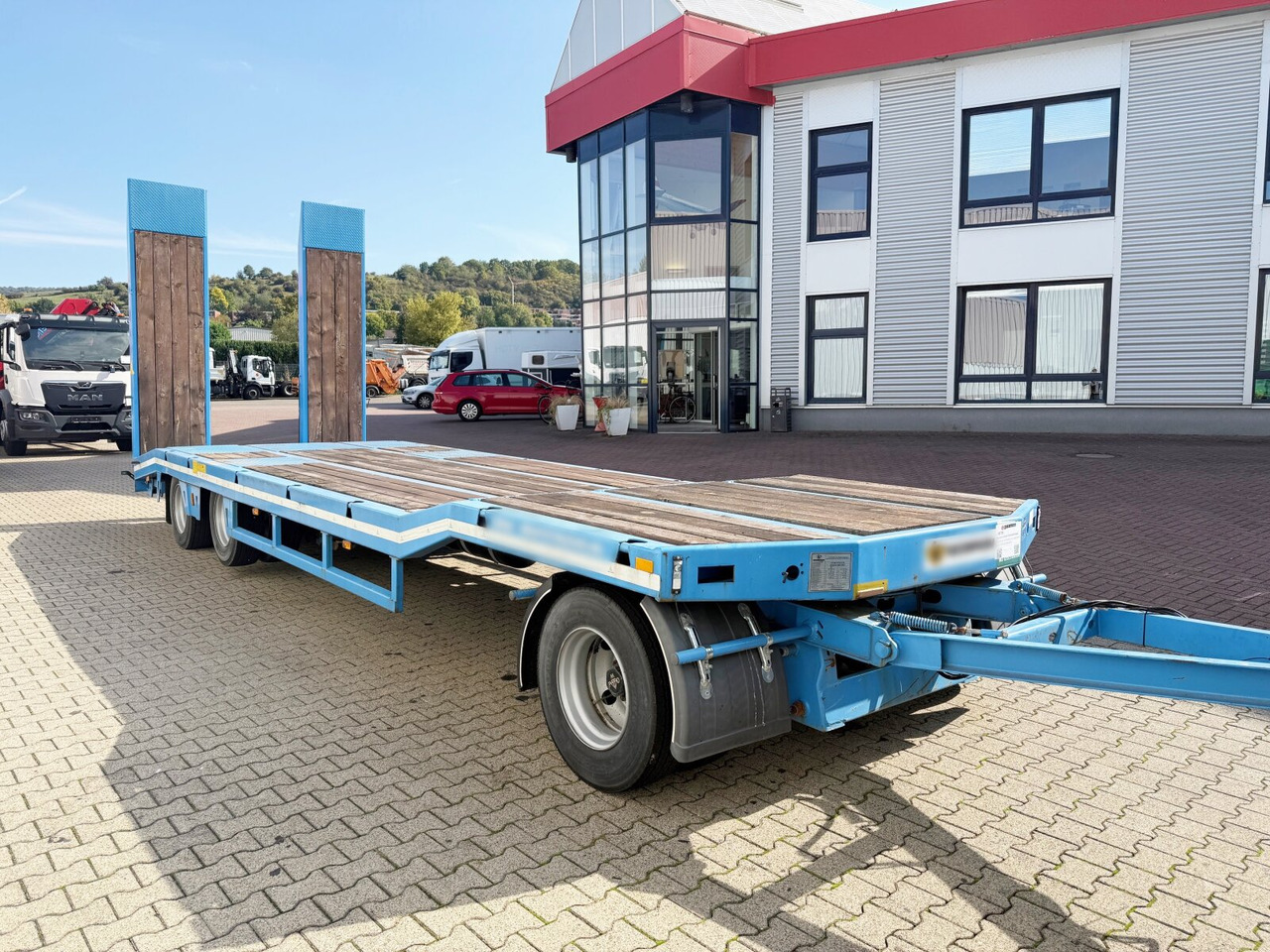 Nauja Žemo profilio platforma priekaba pervežimui sunkiosios technikos Scorpion 3-Achs Tiefladeanhänger Scorpion 3-Achs Tiefladeanhänger, Liftachse, pneumatische Auffahrrampen: foto 11