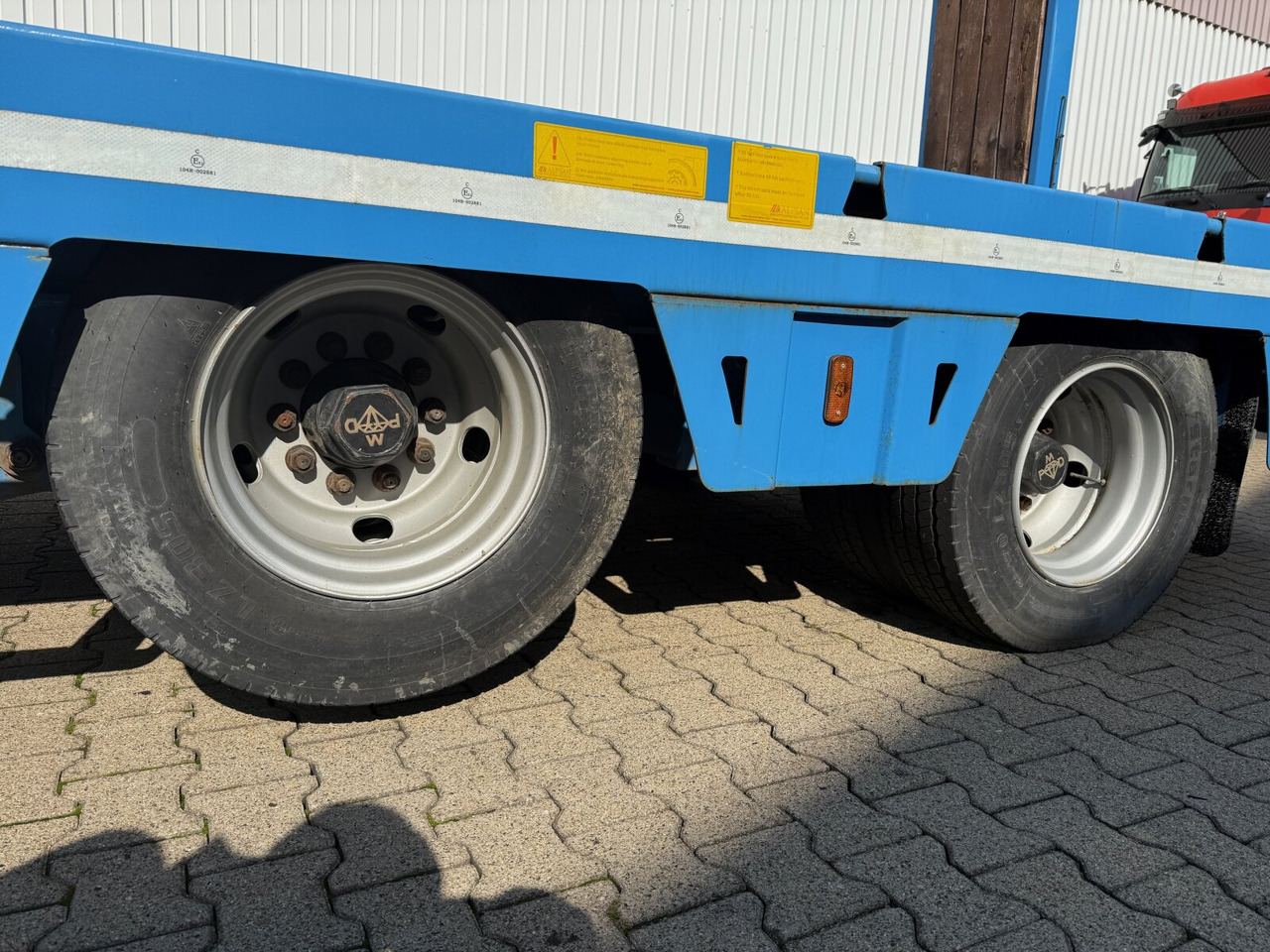 Nauja Žemo profilio platforma priekaba pervežimui sunkiosios technikos Scorpion 3-Achs Tiefladeanhänger Scorpion 3-Achs Tiefladeanhänger, Liftachse, pneumatische Auffahrrampen: foto 14