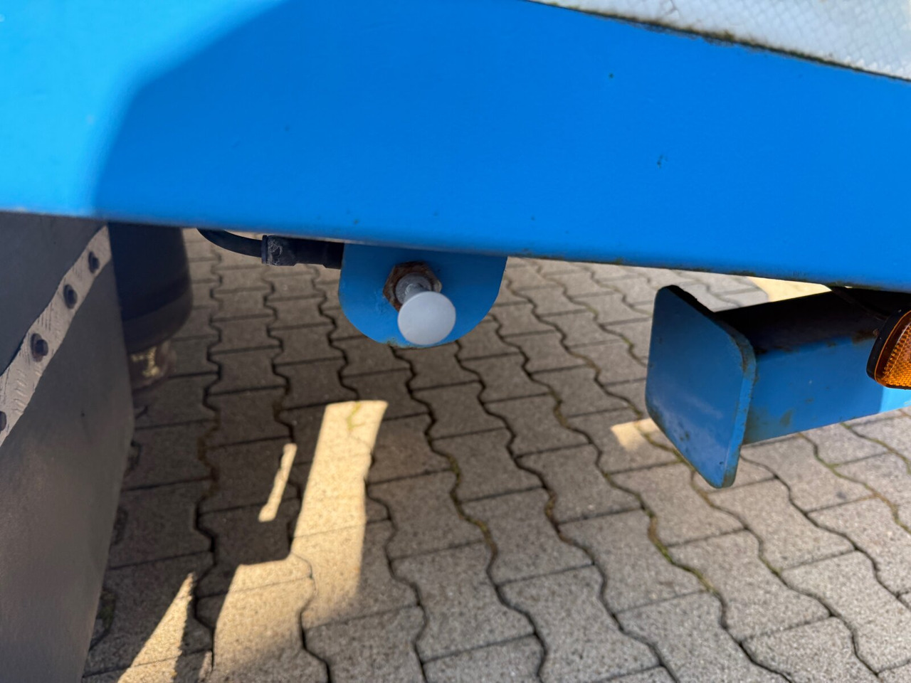 Scorpion 3-Achs Tiefladeanhänger Scorpion 3-Achs Tiefladeanhänger, Liftachse, pneumatische Auffahrrampen - Žemo profilio platforma priekaba: foto 4 Scorpion 3-Achs Tiefladeanhänger Scorpion 3-Achs Tiefladeanhänger, Liftachse, pneumatische Auffahrrampen - Žemo profilio platforma priekaba: foto 4