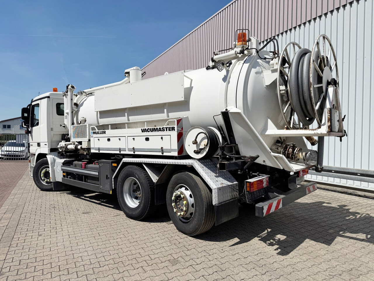 Mercedes-Benz Actros 2541 L 6x2 Actros 2541 L 6x2, Müller Saug-/Spülwagen ca. 12m³, Widi-Platte, Lift-/Lenkachse - Sunkvežimis: foto 5 Mercedes-Benz Actros 2541 L 6x2 Actros 2541 L 6x2, Müller Saug-/Spülwagen ca. 12m³, Widi-Platte, Lift-/Lenkachse - Sunkvežimis: foto 5