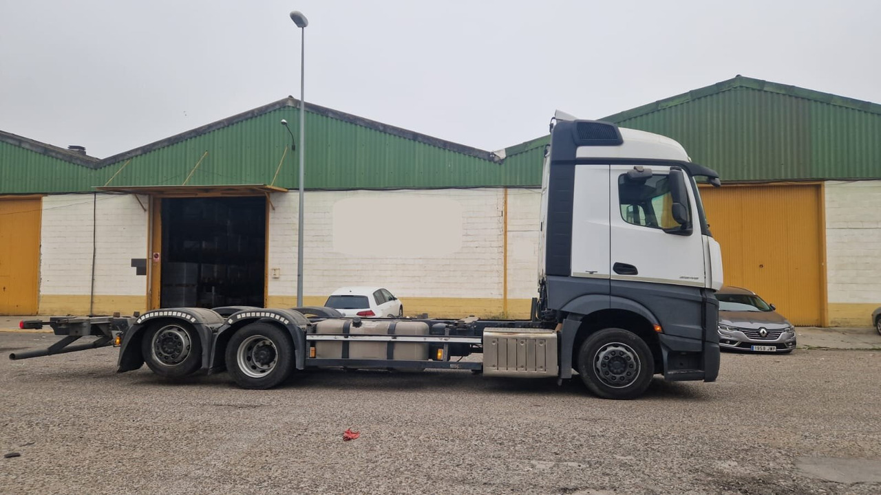 Mercedes-Benz Actros 2545 6x2 - Sunkvežimis: foto 3 Mercedes-Benz Actros 2545 6x2 - Sunkvežimis: foto 3
