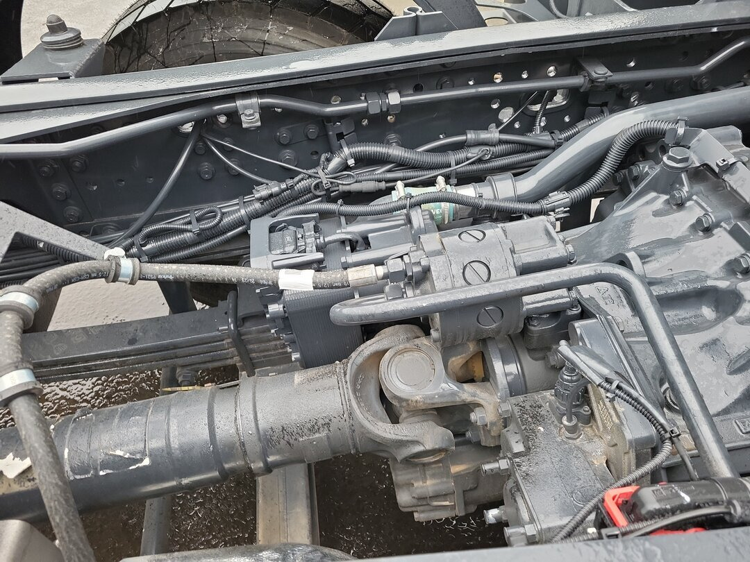 T-Way AT410T51 8x4 T-Way AT410T51 8x4, Retarder, Nebenantrieb, 4x VORHANDEN! - Važiuoklės sunkvežimis: foto 5 T-Way AT410T51 8x4 T-Way AT410T51 8x4, Retarder, Nebenantrieb, 4x VORHANDEN! - Važiuoklės sunkvežimis: foto 5