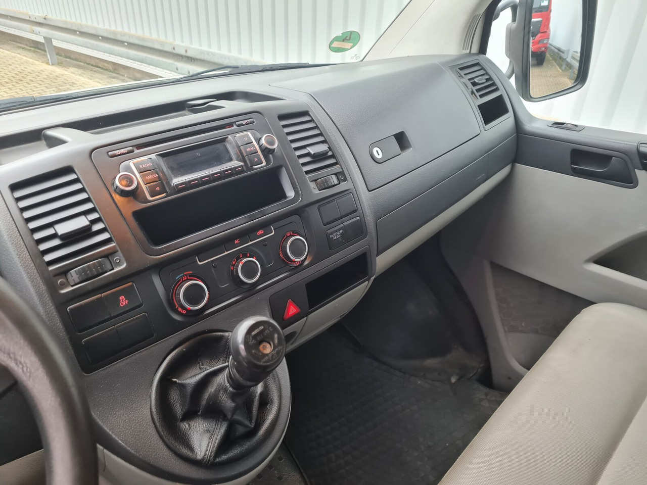 Bortinis automobilis, Komercinis automobilis su dviguba kabina T5 Doka 4x2 T5 Doka 4x2, 2.0 ltr. TDI Pritsche: foto 7
