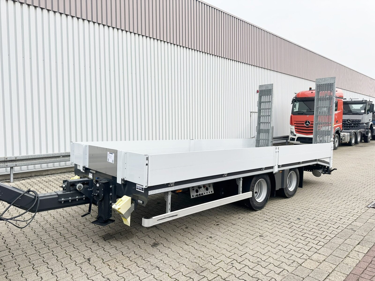 TAT-B 180 TAT-B 180, Neuwertig! - Žemo profilio platforma priekaba: foto 1 TAT-B 180 TAT-B 180, Neuwertig! - Žemo profilio platforma priekaba: foto 1