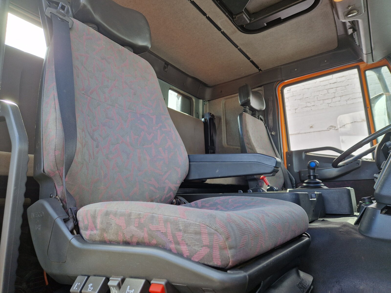 Trakker 190E350 4x4 Trakker 190E350 4x4, Meiller-Kipper, Winterdienstausstattung - Savivartis sunkvežimis: foto 5 Trakker 190E350 4x4 Trakker 190E350 4x4, Meiller-Kipper, Winterdienstausstattung - Savivartis sunkvežimis: foto 5