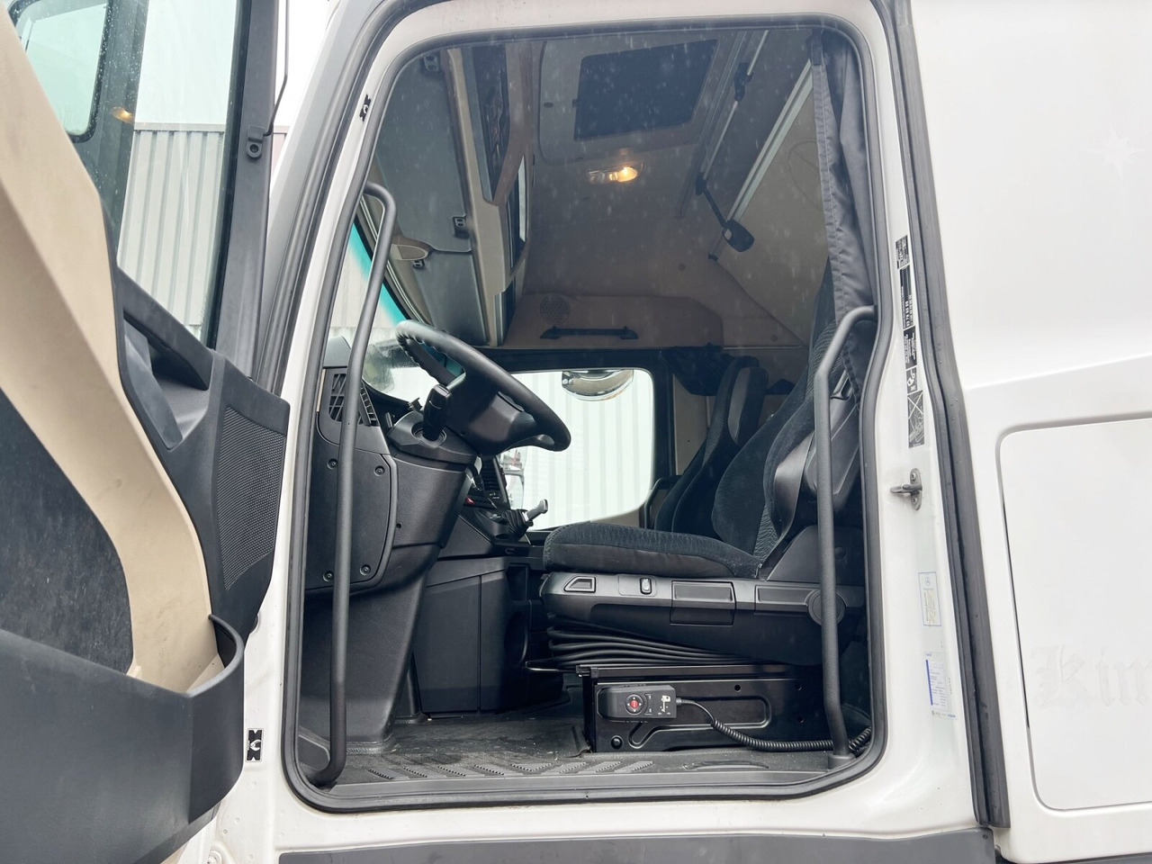 Mercedes-Benz Actros 1842/45 LS 4x2 Actros 1842/45 LS 4x2, 3x VORHANDEN - Vilkikas: foto 3 Mercedes-Benz Actros 1842/45 LS 4x2 Actros 1842/45 LS 4x2, 3x VORHANDEN - Vilkikas: foto 3