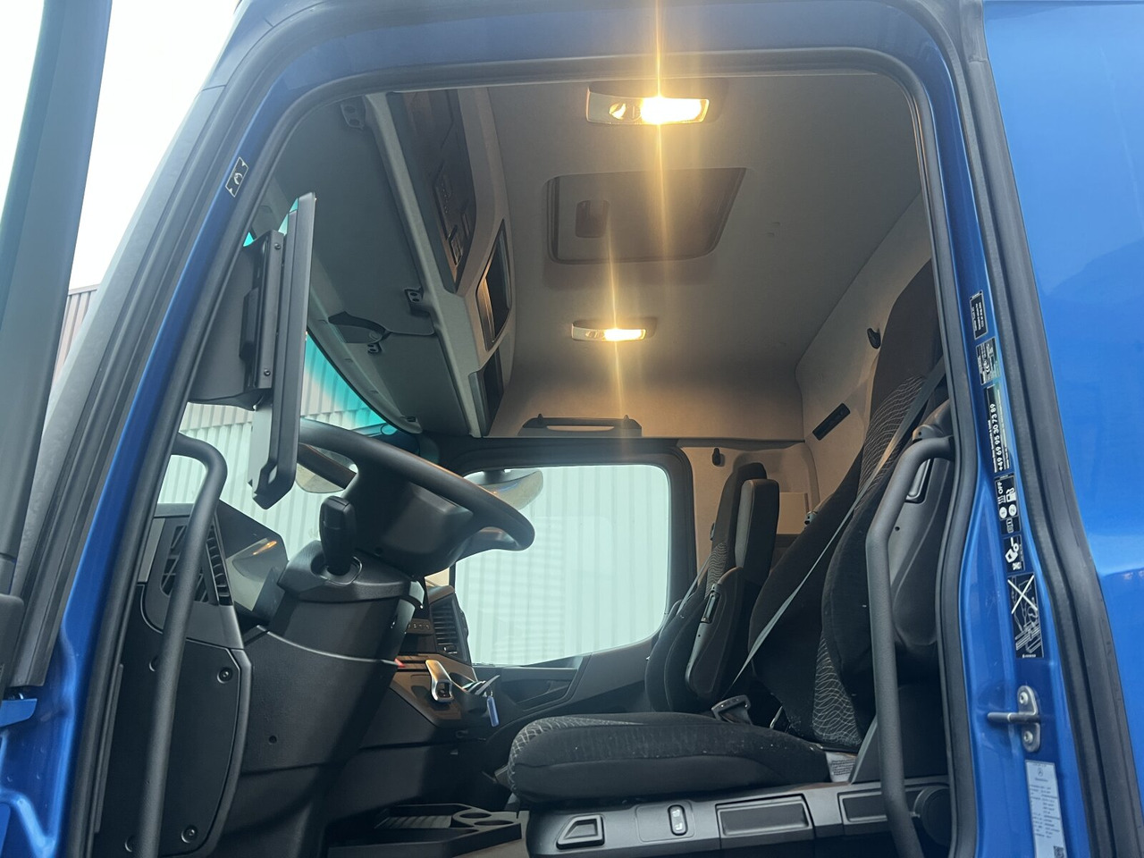 Mercedes-Benz Actros 1843 LS 4x4 HAD Actros 1843 LS 4x4 HAD, HydroDrive, MirrorCam, MultimediaCockpit - Vilkikas: foto 5 Mercedes-Benz Actros 1843 LS 4x4 HAD Actros 1843 LS 4x4 HAD, HydroDrive, MirrorCam, MultimediaCockpit - Vilkikas: foto 5