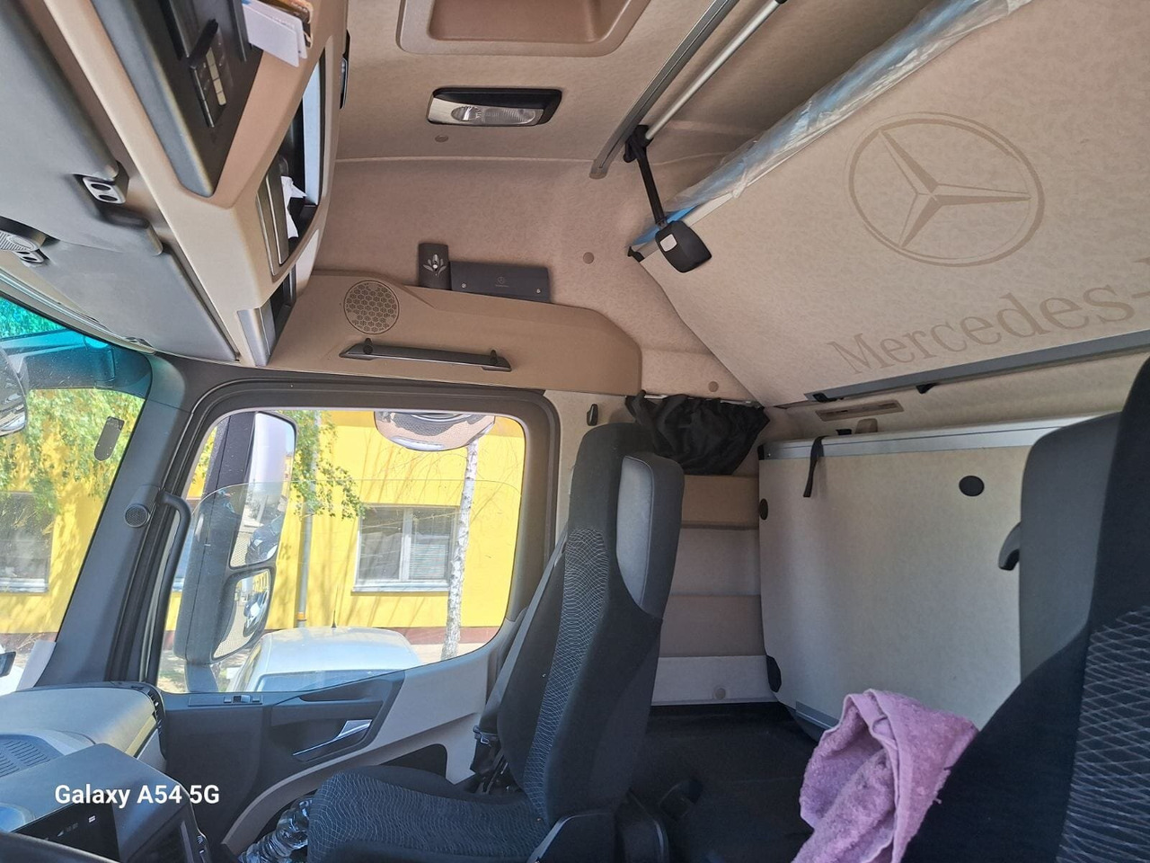 Mercedes-Benz Actros 1846 LS 4x2 Actros 1846 LS 4x2, MultimediaCockpit, StreamSpace, ADR, 2x Vorhanden! - Vilkikas: foto 5 Mercedes-Benz Actros 1846 LS 4x2 Actros 1846 LS 4x2, MultimediaCockpit, StreamSpace, ADR, 2x Vorhanden! - Vilkikas: foto 5