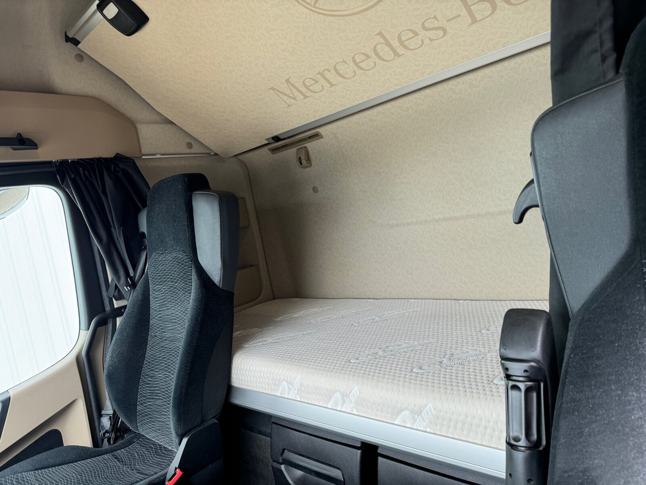 Mercedes-Benz Actros 1848 LS 4x2 Actros 1848 LS 4x2, Vollumer, Retarder - Vilkikas: foto 4 Mercedes-Benz Actros 1848 LS 4x2 Actros 1848 LS 4x2, Vollumer, Retarder - Vilkikas: foto 4