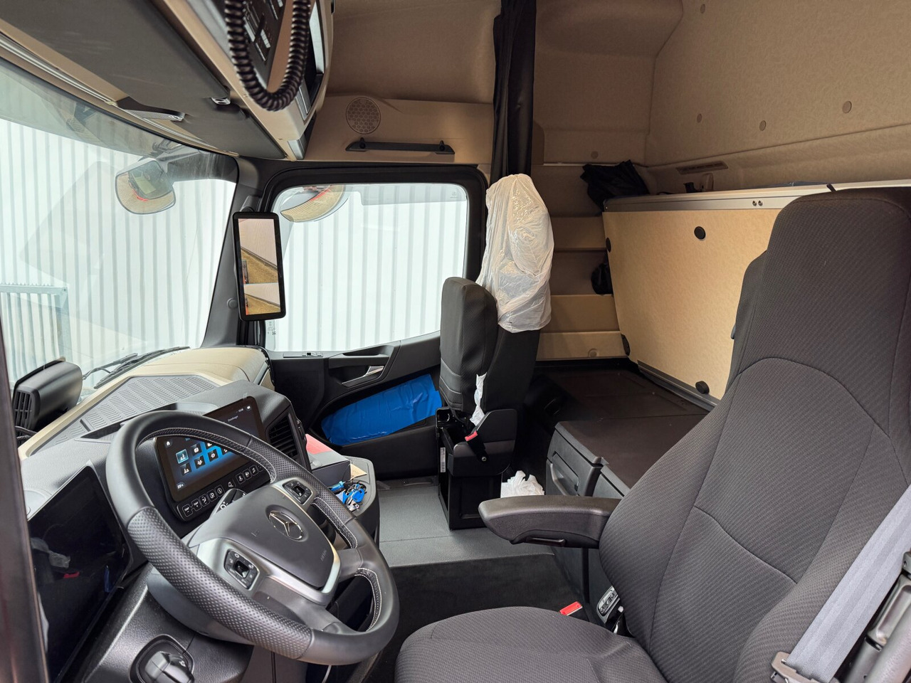 Mercedes-Benz Actros 2648 LS 6x2 Actros 2648 LS 6x2, Retarder, Liftachse, MirrorCam, StreamSpace, Navi, LED - Vilkikas: foto 3 Mercedes-Benz Actros 2648 LS 6x2 Actros 2648 LS 6x2, Retarder, Liftachse, MirrorCam, StreamSpace, Navi, LED - Vilkikas: foto 3