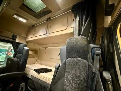 Mercedes-Benz Arocs 1851 LS 4x4 HAD Arocs 1851 LS 4x4 HAD, Hydraulik, Navi, MultimediaCockpit - Vilkikas: foto 4 Mercedes-Benz Arocs 1851 LS 4x4 HAD Arocs 1851 LS 4x4 HAD, Hydraulik, Navi, MultimediaCockpit - Vilkikas: foto 4