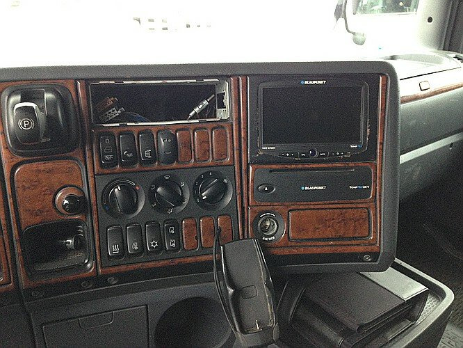 Scania R 420 4x2 R420 4x2 Lowliner, Twin Tec Rußfilterkat lizingą Scania R 420 4x2 R420 4x2 Lowliner, Twin Tec Rußfilterkat: foto 9 Scania R 420 4x2 R420 4x2 Lowliner, Twin Tec Rußfilterkat lizingą Scania R 420 4x2 R420 4x2 Lowliner, Twin Tec Rußfilterkat: foto 9