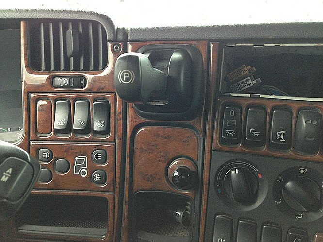 Scania R 420 4x2 R420 4x2 Lowliner, Twin Tec Rußfilterkat lizingą Scania R 420 4x2 R420 4x2 Lowliner, Twin Tec Rußfilterkat: foto 10 Scania R 420 4x2 R420 4x2 Lowliner, Twin Tec Rußfilterkat lizingą Scania R 420 4x2 R420 4x2 Lowliner, Twin Tec Rußfilterkat: foto 10