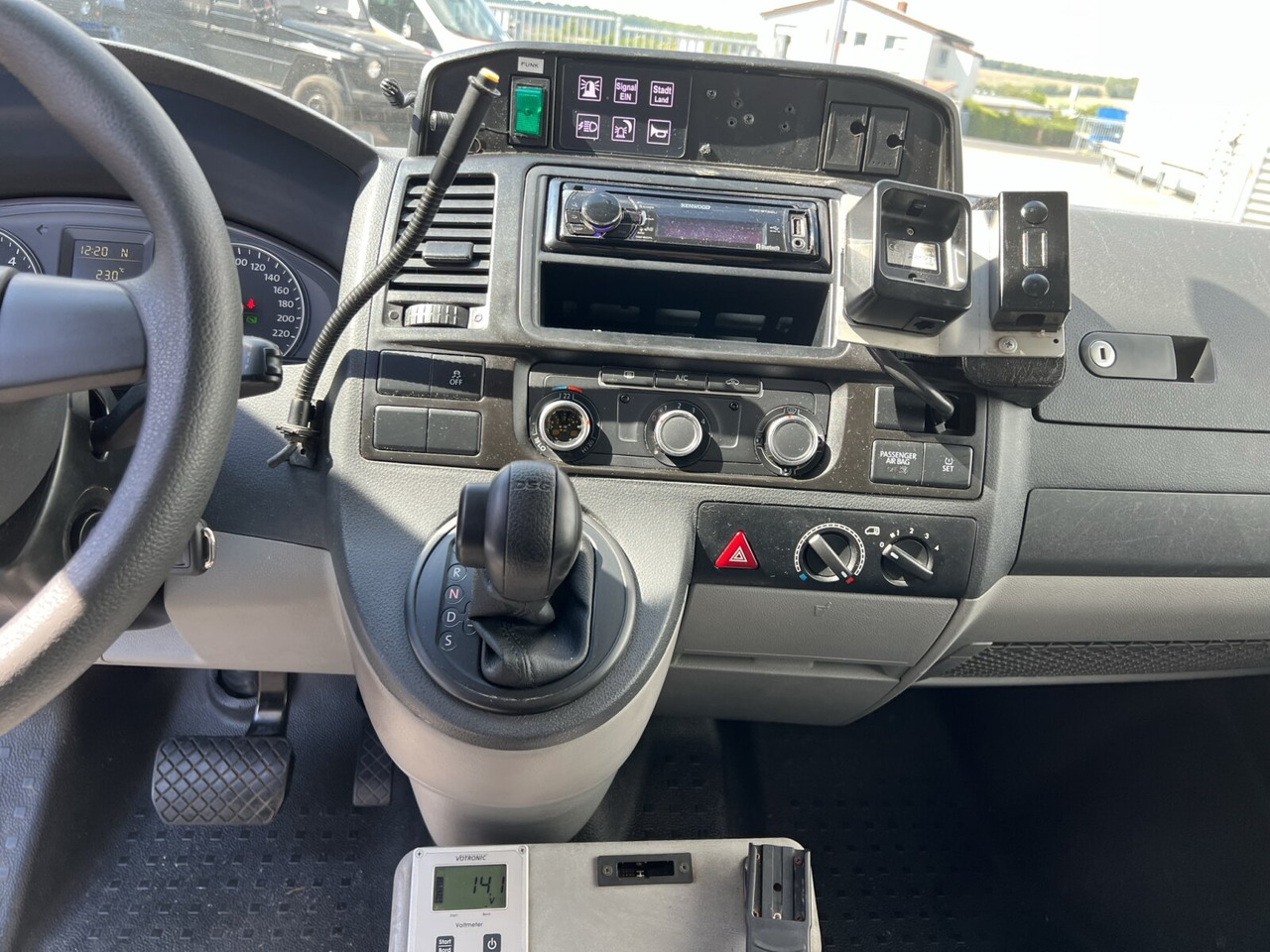 Greitosios pagalbos automobilis Volkswagen T5 2.0 TDI 4x2 T5 2.0 TDI 4x2, Krankenwagen: foto 6