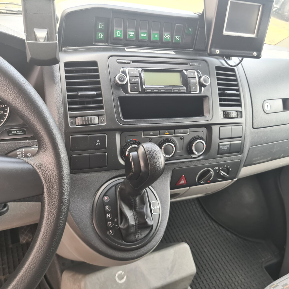 Greitosios pagalbos automobilis Volkswagen T5 2.0 TDI T5 2.0 TDI, Krankenwagen: foto 14