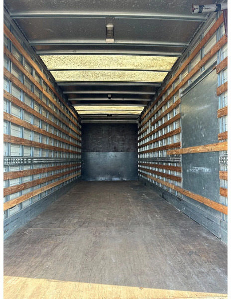 MAN TGL 12.210 MANUAL + 2000 KG LIFT + 2.60 M HIGH BIG BOX + AIRCO + SPRING / SPRING + 3 SEATS - Furgonas sunkvežimis: foto 4 MAN TGL 12.210 MANUAL + 2000 KG LIFT + 2.60 M HIGH BIG BOX + AIRCO + SPRING / SPRING + 3 SEATS - Furgonas sunkvežimis: foto 4