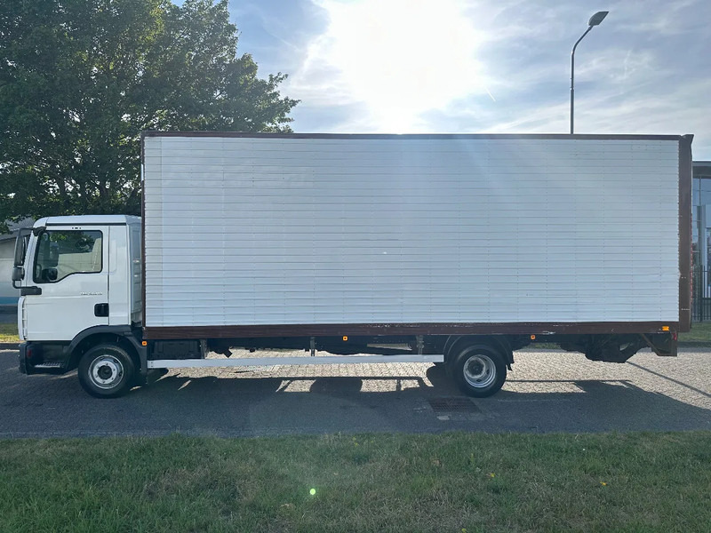 MAN TGL 12.210 MANUAL + 2000 KG LIFT + 2.60 M HIGH BIG BOX + AIRCO + SPRING / SPRING + 3 SEATS - Furgonas sunkvežimis: foto 2 MAN TGL 12.210 MANUAL + 2000 KG LIFT + 2.60 M HIGH BIG BOX + AIRCO + SPRING / SPRING + 3 SEATS - Furgonas sunkvežimis: foto 2