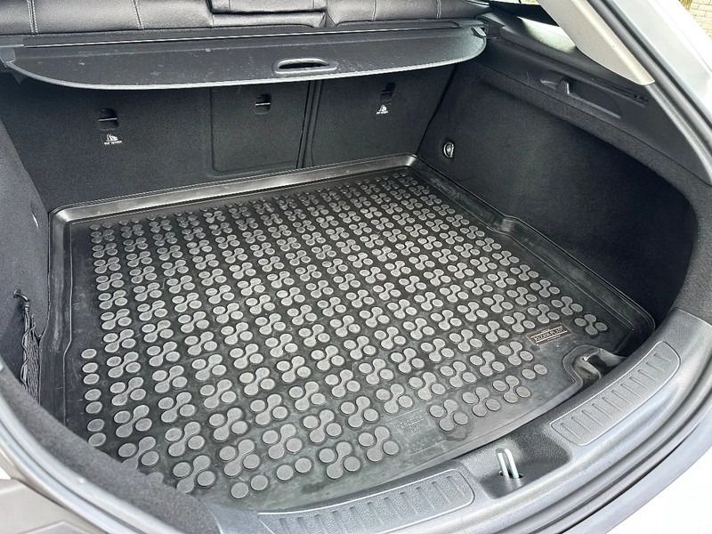 Mercedes-Benz CLA-Klasse 200 D - SHOOTING BRAKE + STANDKLIMA + NAVI - Lengvasis automobilis: foto 4 Mercedes-Benz CLA-Klasse 200 D - SHOOTING BRAKE + STANDKLIMA + NAVI - Lengvasis automobilis: foto 4