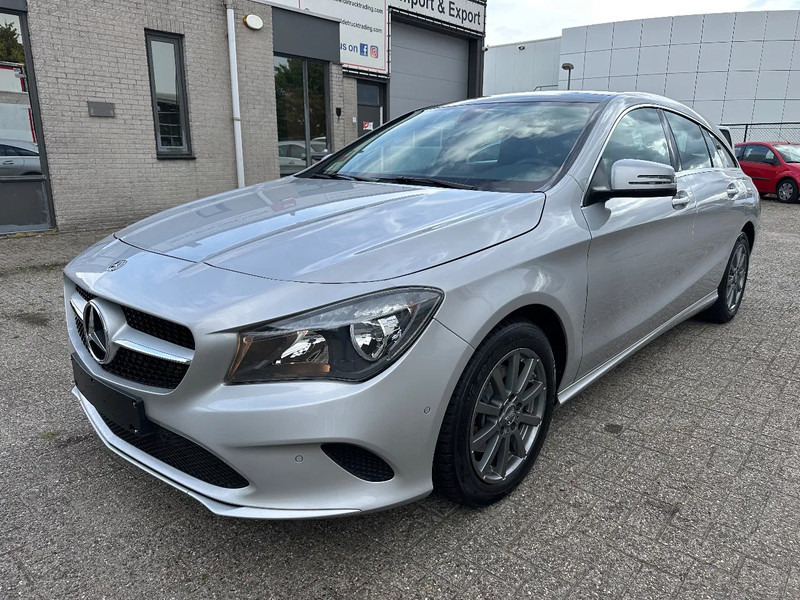 Mercedes-Benz CLA-Klasse 200 D - SHOOTING BRAKE + STANDKLIMA + NAVI - Lengvasis automobilis: foto 1 Mercedes-Benz CLA-Klasse 200 D - SHOOTING BRAKE + STANDKLIMA + NAVI - Lengvasis automobilis: foto 1