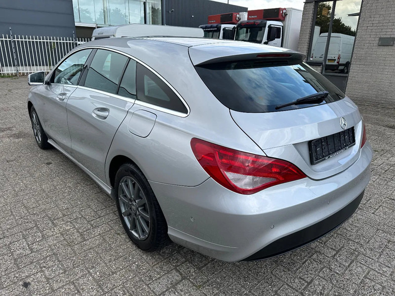 Mercedes-Benz CLA-Klasse 200 D - SHOOTING BRAKE + SUNROOF + NAVI - Lengvasis automobilis: foto 3 Mercedes-Benz CLA-Klasse 200 D - SHOOTING BRAKE + SUNROOF + NAVI - Lengvasis automobilis: foto 3