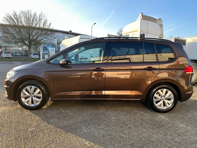 Volkswagen Touran 1.2 TSI COMFORTLINE + APK / TUV + 4 WINTER TYRES WITH RIMS + NAVI + MARGE - Lengvasis automobilis: foto 2 Volkswagen Touran 1.2 TSI COMFORTLINE + APK / TUV + 4 WINTER TYRES WITH RIMS + NAVI + MARGE - Lengvasis automobilis: foto 2