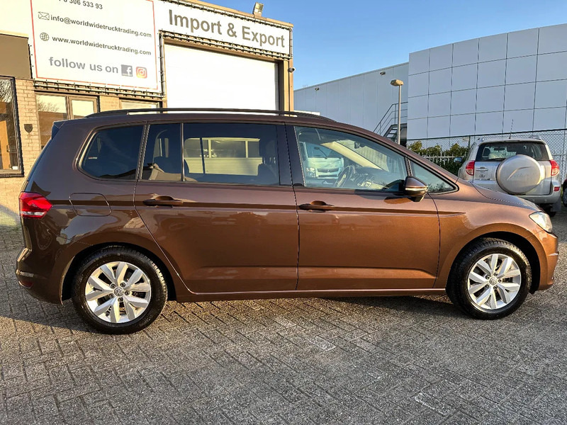 Volkswagen Touran 1.2 TSI COMFORTLINE + APK / TUV + 4 WINTER TYRES WITH RIMS + NAVI + MARGE - Lengvasis automobilis: foto 5 Volkswagen Touran 1.2 TSI COMFORTLINE + APK / TUV + 4 WINTER TYRES WITH RIMS + NAVI + MARGE - Lengvasis automobilis: foto 5