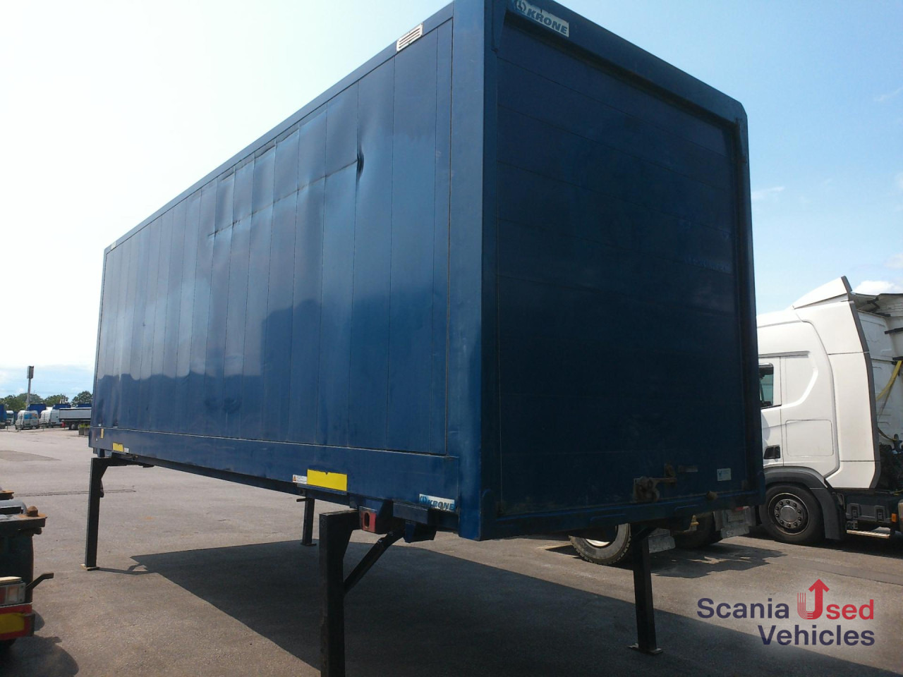 KRONE WB Koffer 7,82 Rolltor - Priekaba: foto 4 KRONE WB Koffer 7,82 Rolltor - Priekaba: foto 4