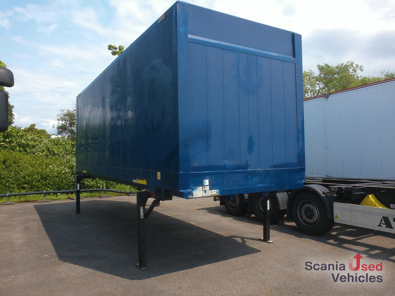 KRONE WB Koffer 7,82 Rolltor - Priekaba: foto 1 KRONE WB Koffer 7,82 Rolltor - Priekaba: foto 1