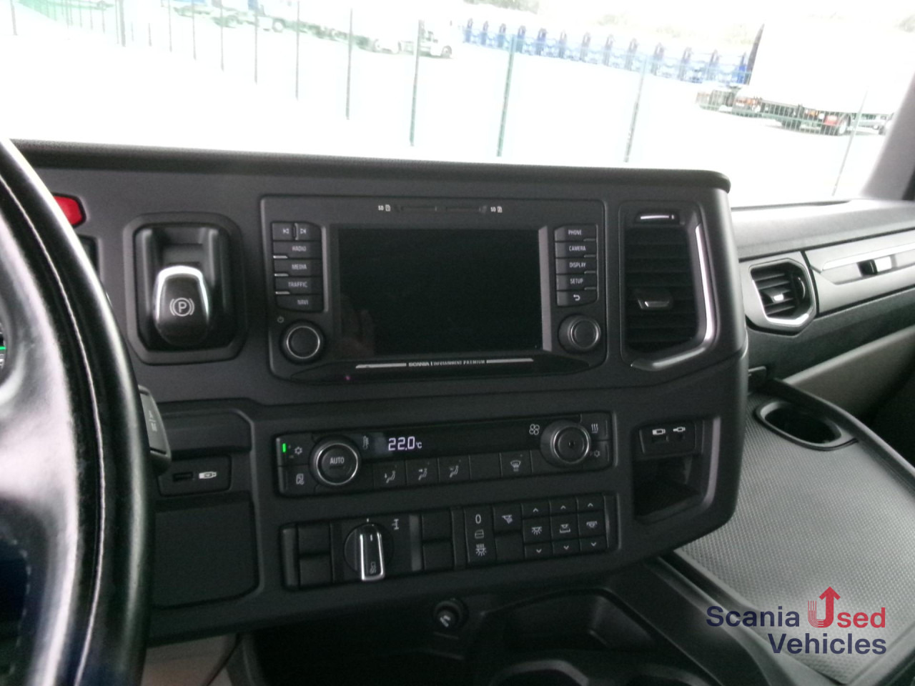 SCANIA R 450 A4x2EB 2 Tanks Standklima TOP!!! - Vilkikas: foto 3 SCANIA R 450 A4x2EB 2 Tanks Standklima TOP!!! - Vilkikas: foto 3