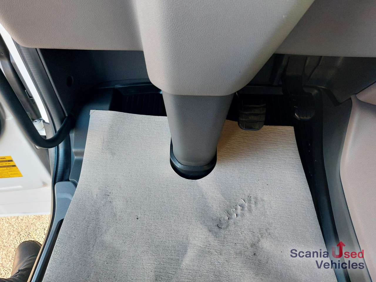 SCANIA R 460 A4x2EB - Vilkikas: foto 2 SCANIA R 460 A4x2EB - Vilkikas: foto 2