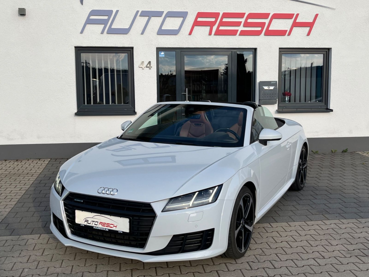 Audi TT Roadster 2.0 TFSI quattro - Lengvasis automobilis: foto 1 Audi TT Roadster 2.0 TFSI quattro - Lengvasis automobilis: foto 1