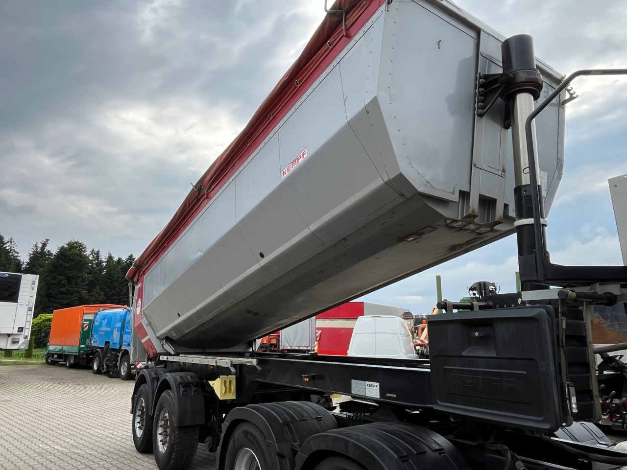Kempf SKM 32/2 Stahl Termomulde - Savivartis puspriekabė: foto 4 Kempf SKM 32/2 Stahl Termomulde - Savivartis puspriekabė: foto 4