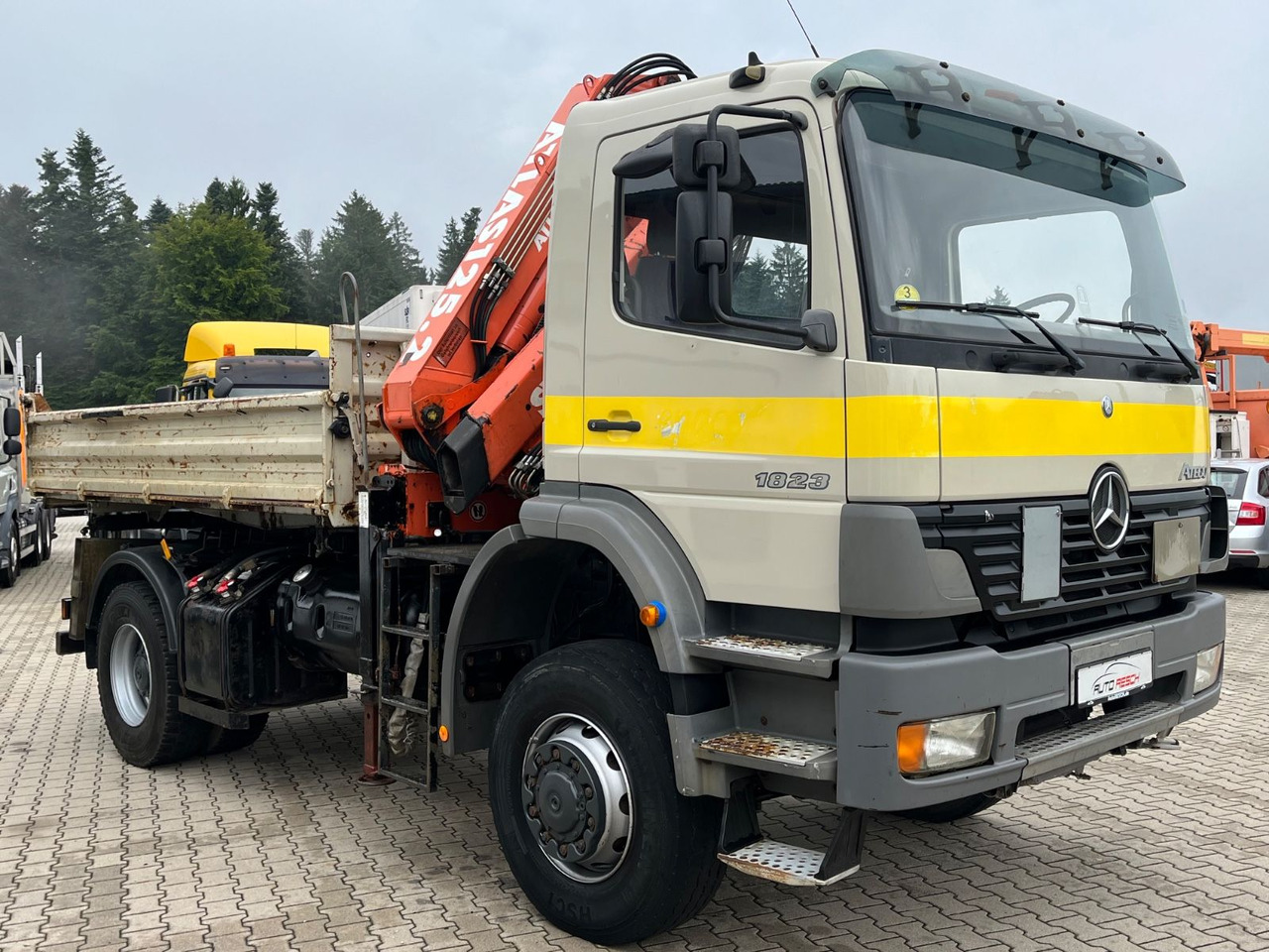 Mercedes-Benz Atego 1823 4x4 Kipper mit Kran Atlas 125.2 Funk - Savivartis sunkvežimis, Sunkvežimis su kranu: foto 2 Mercedes-Benz Atego 1823 4x4 Kipper mit Kran Atlas 125.2 Funk - Savivartis sunkvežimis, Sunkvežimis su kranu: foto 2