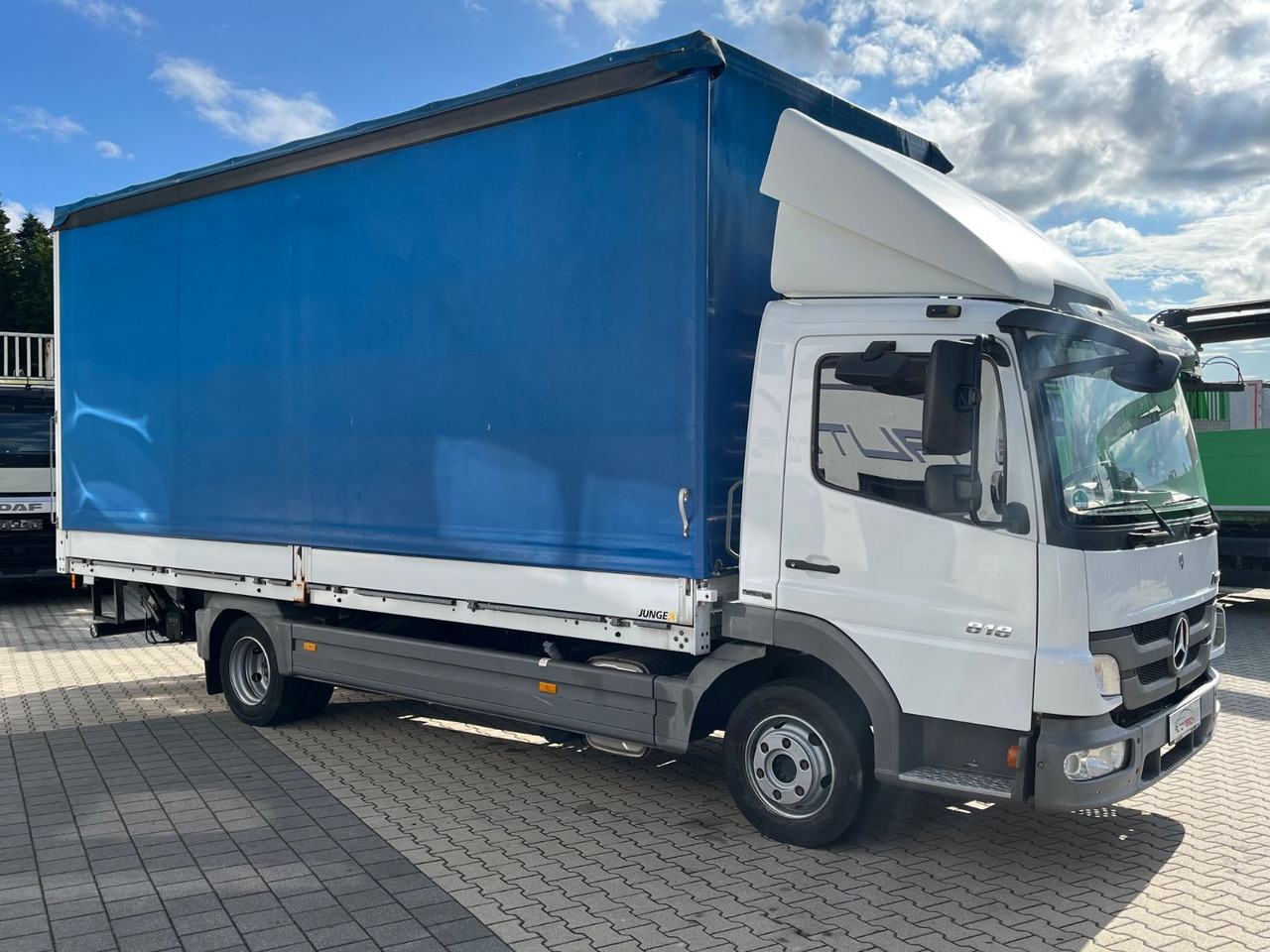 Mercedes-Benz Atego 818 Klima Sperre 74100KM 2,70 Ladehöhe - Tentinis mikroautobusas: foto 2 Mercedes-Benz Atego 818 Klima Sperre 74100KM 2,70 Ladehöhe - Tentinis mikroautobusas: foto 2